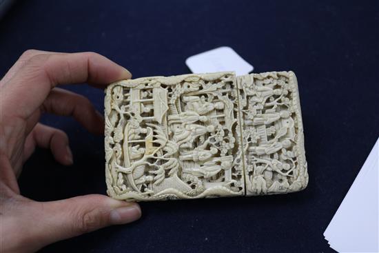 A Cantonese carved ivory calling card case a.f. (small piece missing) 10.5cm